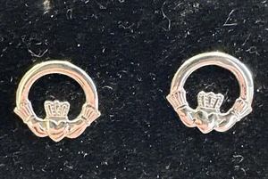 Pretty 14K Solid White Gold CLADDAGH Stud Pierced Earrings 1.3 Grams - Picture 1 of 7