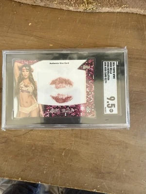 Tarjeta de beso auténtica 2016 Topps Nikki Bella WWE 52/99 SGC 9,5 Foto 1 de 4