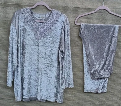 Pijama de terciopelo plateado M pantalones y top para mujer talla M conjunto de salón entretenido   Foto 1 de 4