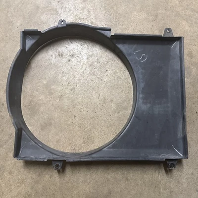 89-98 Geo Tracker, Suzuki Sidekick Radiator Shroud Cover OEM - Изображение 1 из 4