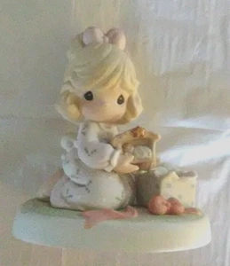 Precious Moments Figurine "Celebrating His Arrival"  2001 4 1/2" By 4" - Picture 1 of 5