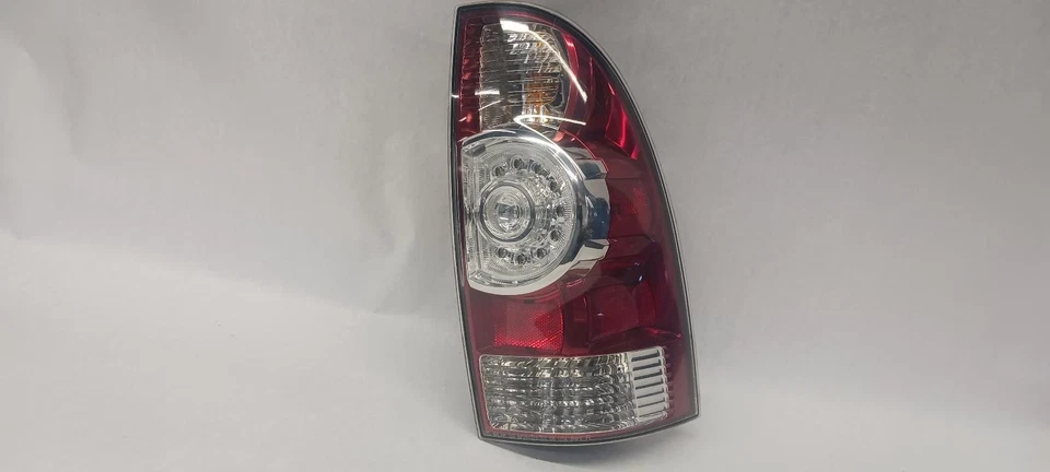 '08-'15 TOYOTA TACOMA pasajero derecho luz trasera LED OEM grado A! Foto 1 de 4
