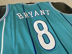 MITCHELL & NESS KOBE BRYANT #8 HORNETS ROOKIE JERSEY LARGE HARDWOOD CLASSICS - Picture 1 of 8
