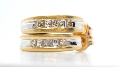 BRINCOS DE OURO AMARELO E BRANCO 14K PEDRA TRANSPARENTE HUGGIE MEIO ARGOLA PEDRA PRECIOSA - Imagem 1 de 4