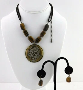 Avon Tigers Eye Necklace and Earrings Set Brasstone Cut Out Floral Pendant SP - Picture 1 of 11