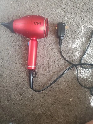Secador de pelo compacto iónico avanzado serie CHI 1875. 120 Rojo Usado Probado Foto 1 de 4