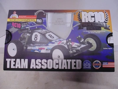 Kit eléctrico a escala 1:10 de la edición Brian Kinwald RC10 RC10 de Team Associated #ASC6041 Foto 1 de 3