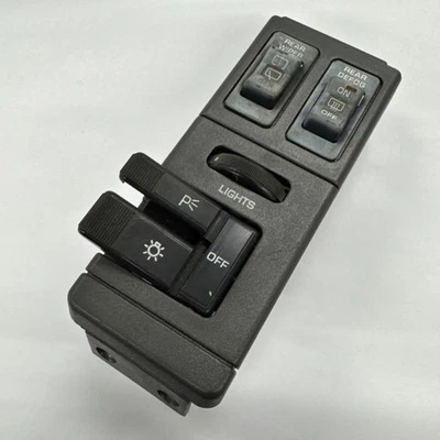 Luz principal Chevrolet S10 Blazer 1988-1994 con interruptor de luz antiniebla OEM 15561024 Foto 1 de 4