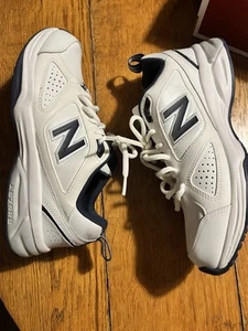 New Balance Women’s 8.5. Right Shoe Missing Insole - Picture 1 of 10