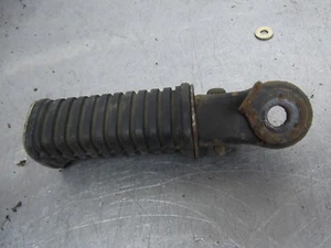 REPOSAPIÉS TRASERO IZQUIERDO YAMAHA SR250 - Imagen 1 de 2