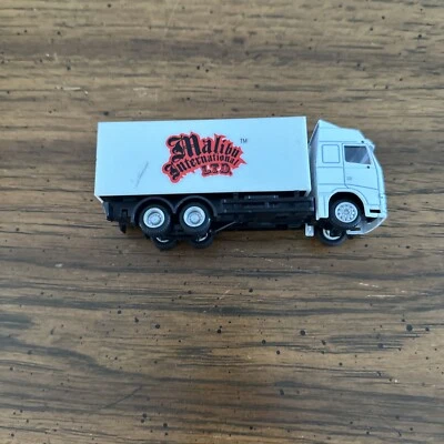 Camión Malibu Int'l Ltd Volvo FH12 blanco Foto 1 de 4