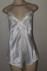 Vintage Victoria's Secret Gold Label Liquid Satin Ivory Teddy Size Medium EUC - Picture 1 of 4