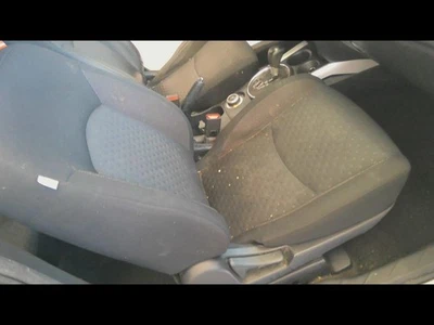 Used Front Right Seat Front fits: 2011 Mitsubishi Outlander sport bucket manual - Imagem 1 de 4