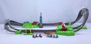 Hot Wheels Mario Kart Circuito Race Track Set Yoshi Princess Peach Luigi Die Cast - Imagen 1 de 15