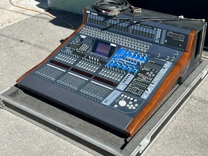 Yamaha DM2000 24-bit 96kHz 8bus 12 Aux Digital Mixing Console W/Case #3863 (One) - Picture 1 of 12