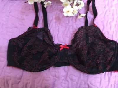 Sujetador adorable talla us 38c it5c eu85c-d sin relleno con aros negro rojo Foto 1 de 4