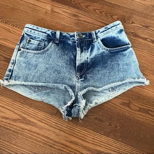 Topshop Moto denim short shorts  in size 6 - Picture 1 of 9