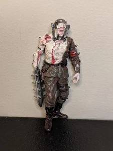 Call Of Duty WW II Zombie Action Figure Sledgehammer Activision GameStop - Foto 1 di 2