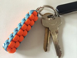 Schlüsselanhänger Paracord Schlüsselring in Gulf Racing Farben - Bild 1 von 5