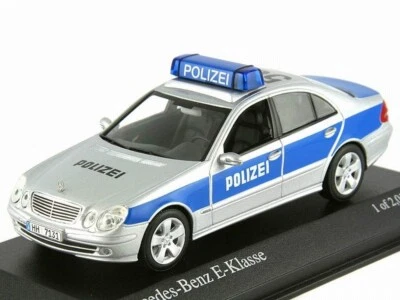 Mercedes-Benz E-Klasse 2002 Hamburg Police Minichamps [400 031590] - Image 1 of 4
