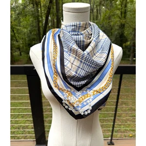 Talbots NUEVO CON ETIQUETAS Bufanda Cuadrada de Seda Clásica Azul Cadenas a Cuadros Perlas Clásica  - Imagen 1 de 6