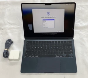 Apple A3113 MacBook Air 2024 13" Laptop 256GB M3 8GB RAM Space Gray - Imagen 1 de 11