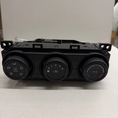 OEM 2012-2014 New Subaru Temperature Control Unit Crosstrek Impreza 72311FJ050 - Image 1 of 4