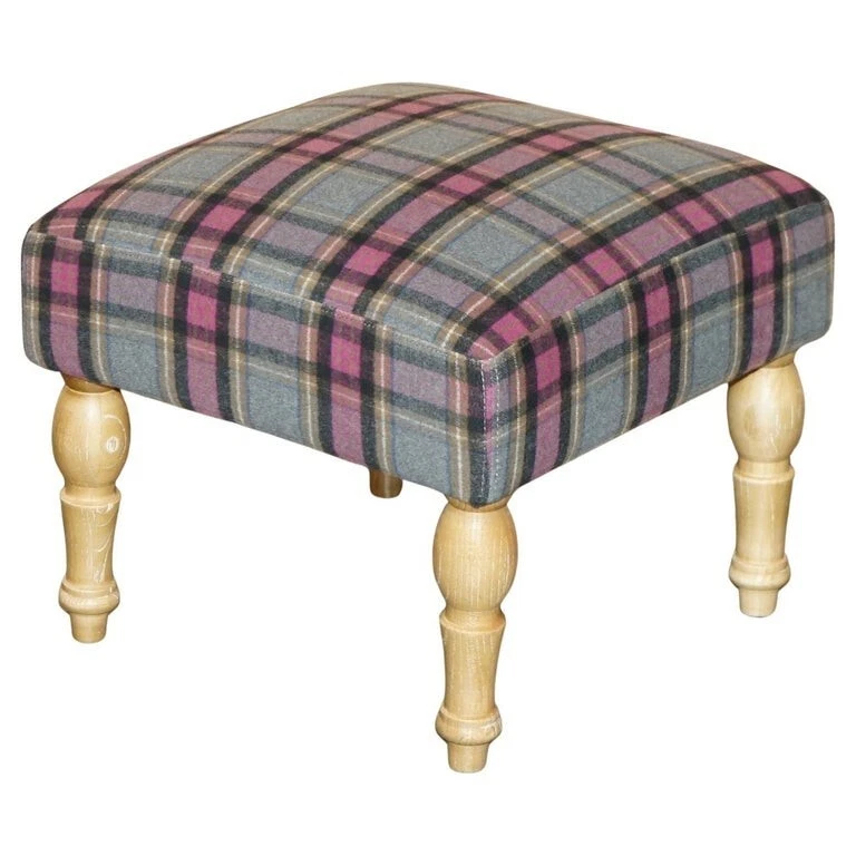 LOVELY VINTAGE MEDIUM SIZED FOOTSTOOL WITH SCOTTISH TARTAN CHECK WOOL UPHOLSTERY - Image 1 of 4