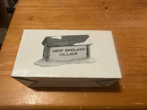 Dept 56 " New England Village Sign " Village Acessories New in the Box - Picture 1 of 1
