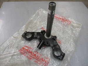 NOS KAWASAKI F5 F8 F9 350 BIGHORN LOWER TRIPLE CLAMP 44037-032 - Picture 1 of 5