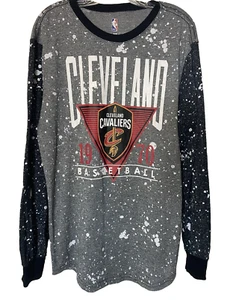 Men's CLEVELAND CAVALIERS Long Sleeve Tee Size XL Official NBA splatter graphic - Picture 1 of 12