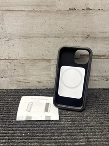 Funda negra Otterbox Defender Series XT para iPhone 13 77-85576 - Imagen 1 de 4