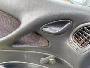 2000 Holden VX VT VY Commodore Left Front Inner Door Handle #B609 - Picture 1 of 8