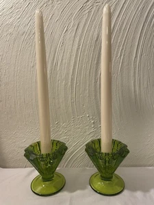 Vidrio artístico vikingo VERDE candelabros votivos candelabros regalo usado en excelente estado - Imagen 1 de 9