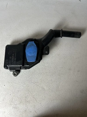 2009 - 2012 年奥迪 A4 S4 挡风玻璃洗衣机水库瓶 8T1955463B 原始设备制造商 — 第 1/4 张图片