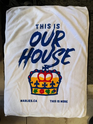 Toronto Marlies rally towel Cover