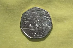 UK 50p commemorative Coin - 2015 Battle of Britain - Picture 1 of 2