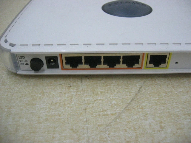 Netgear RangeMax Wireless Router WPN 824 108Mbps EXCL PSU - Bild 1 von 1