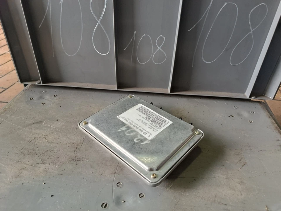 VW New Beetle 1C 1.9 TDI Centralina Motore Centralina 038906018BD 0281001758 - Immagine 1 di 4