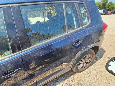 Used Rear Left Door Assembly Rear Side fits: 2013 Volkswagen Tiguan electric lig Foto 1 de 4