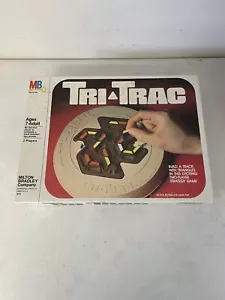 Vintage TRI TRAC TRACK STRATEGY GAME MILTON BRADLEY '82 - Picture 1 of 10