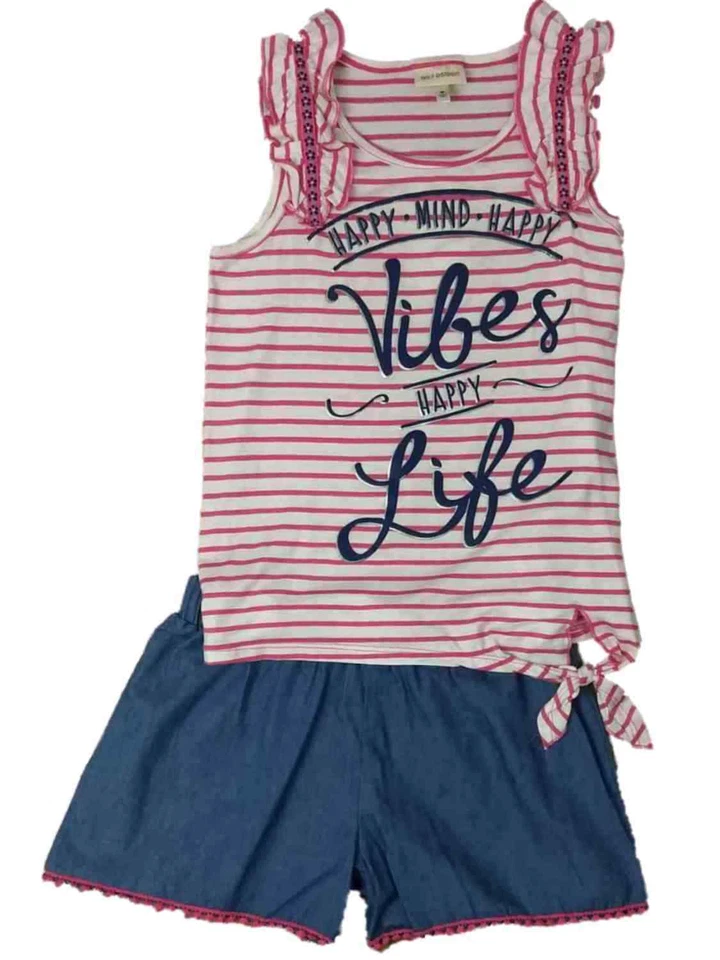 Conjunto de camisa rosa a rayas y pantalones cortos cambray azul a rayas Happy Vibes & Life para niñas Foto 1 de 1