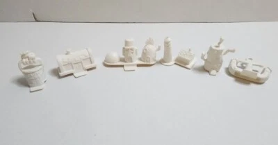 2005 THE GAME OF LIFE SPONGEBOB SQUAREPANTS BULIDINGS GAME PARTS - Image 1 of 4