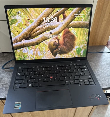 Thinkpad X1 Carbon Gen 9 Touch - i7 - 32GB RAM - 1TB SSD - FHD - Image 1 of 4