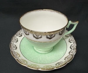 Wellington Bone China Mint Green & Gold Tea Cup & Saucer Made In England - Picture 1 of 12
