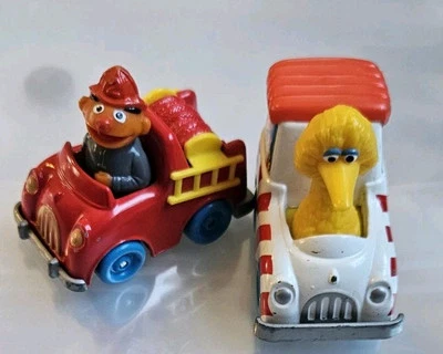  Camión de bomberos Ernie Big Bird Muppets 1984 Sesame Street Die Cast Car envío gratuito Foto 1 de 4
