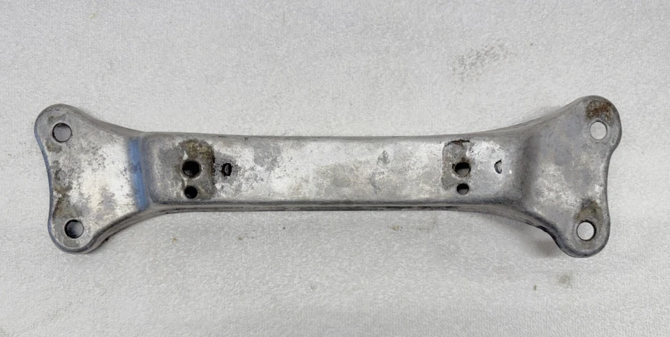 BMW E34 525i 520i M50 CAJA MANUAL SOPORTE TRANSMISIÓN TRAVESAÑO 1139036 Foto 1 de 4