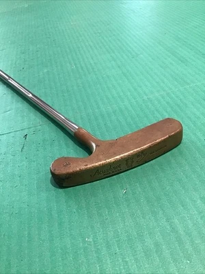 Titleist Acushnet Bullseye Old Standard 33-1/2" Putter w/ Fluted Shaft Golf - Image 1 of 4
