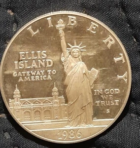 1986 Ellis Island Liberty Dollar Silver Coin - Picture 1 of 2