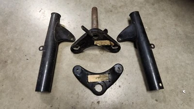 Nuevo de Lote Antiguo Ducati Monza 160 Triple Conjunto de Árbol con Faros Orejas/Cubiertas Foto 1 de 4